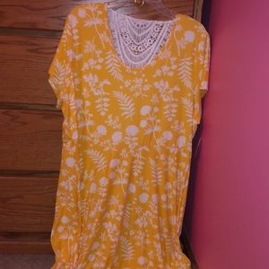 ✨5 for $20✨ NWT Yellow and White Floral Dress